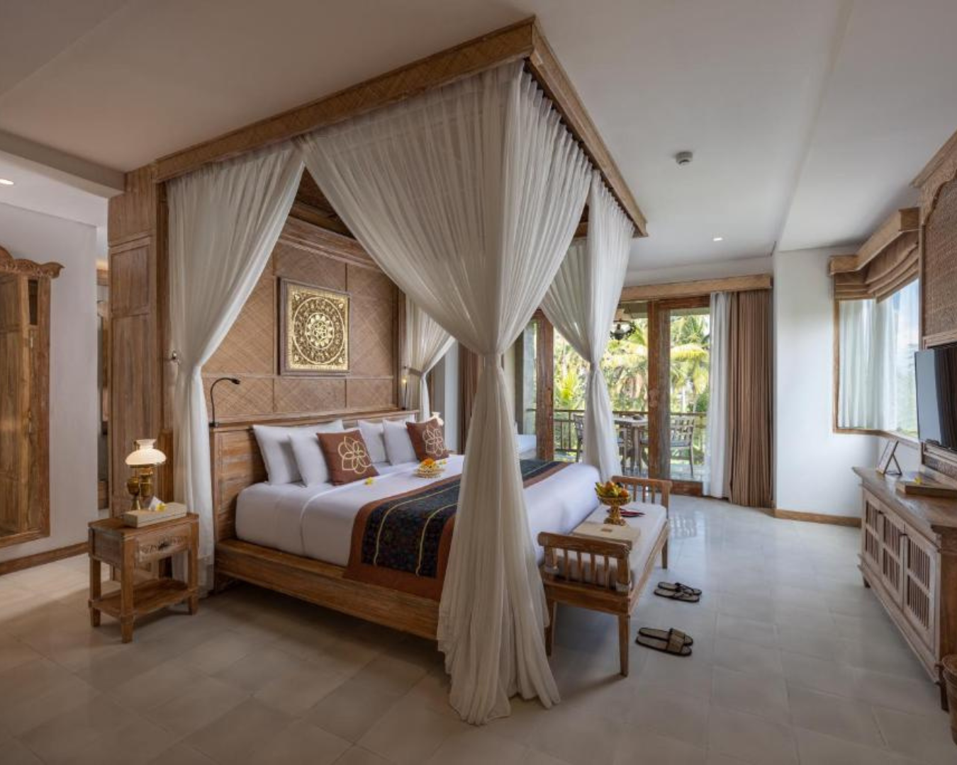 hotel-positioning-ivy&co-2